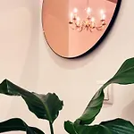 아파트 Altbaucharme Direkt Im Zentrum *