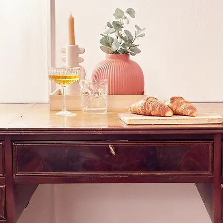 Altbaucharme Direkt Im Zentrum Апартаменти *