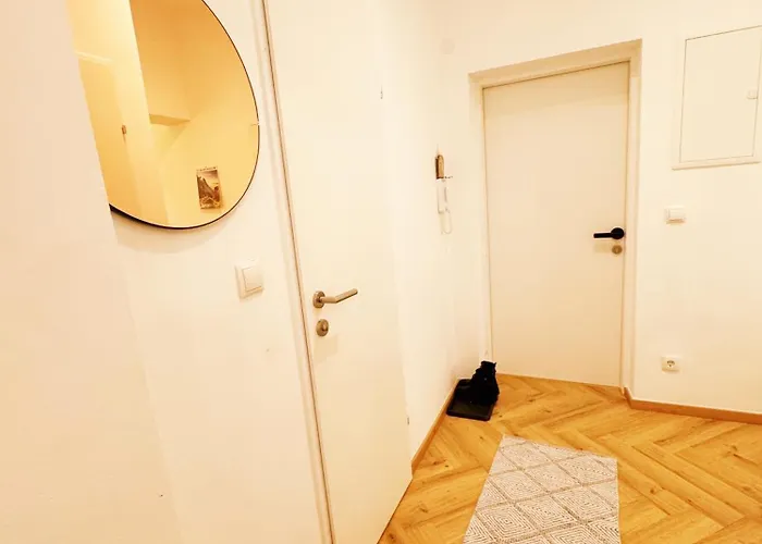 Apartment Altbaucharme Direkt Im Zentrum Graz