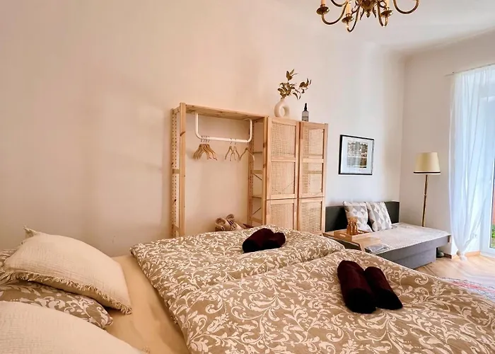 Altbaucharme Direkt Im Zentrum Appartamento